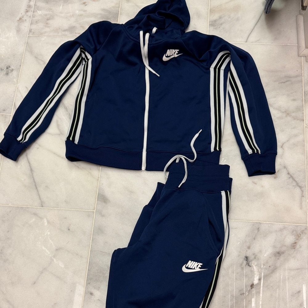 Nike Dark Blue Tracksuit with White Accents. Worn only once! Excellent condition